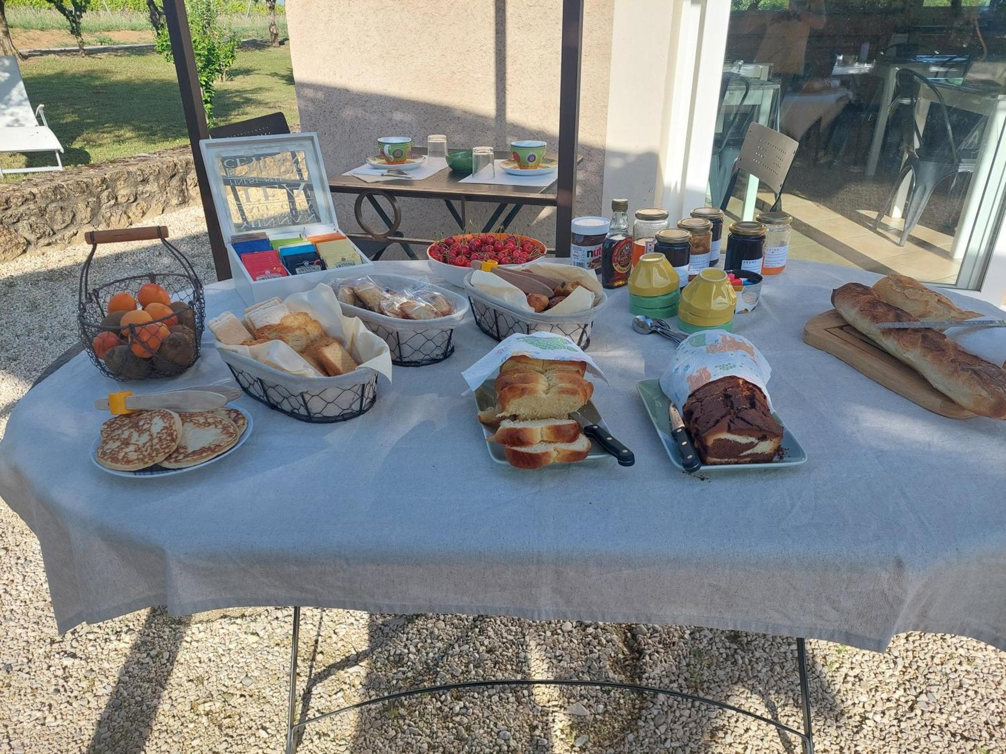 La Fanette Hotel Montbrison-sur-Lez Buitenkant foto